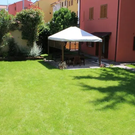 Trilo Con Giardino E Posto Auto Privato Apartment Numana