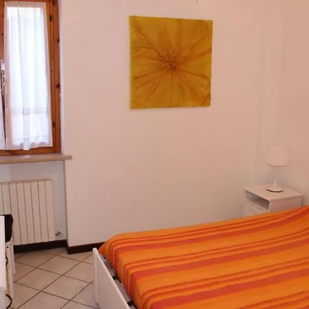 Trilo Con Giardino E Posto Auto Privato Apartman