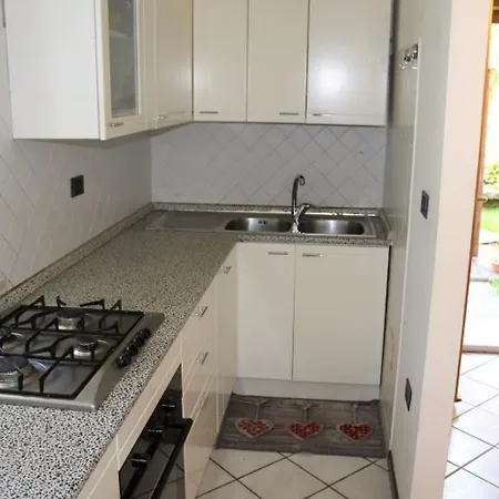 Trilo Con Giardino E Posto Auto Privato Numana