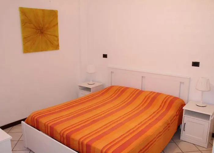 Apartment Trilo Con Giardino E Posto Auto Privato *