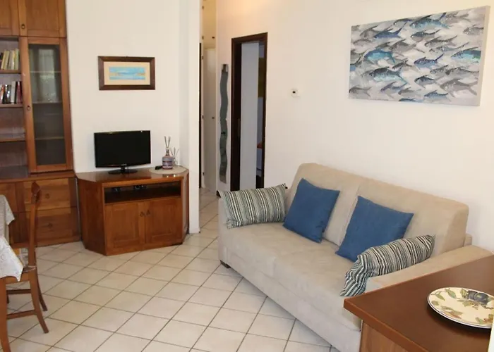 Apartamento Trilo Con Giardino E Posto Auto Privato